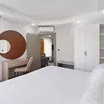 River Park Lara 公寓式酒店