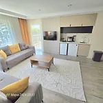 Aparthotel River Park Lara