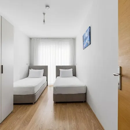 Hotel apartamentowy River Park Lara