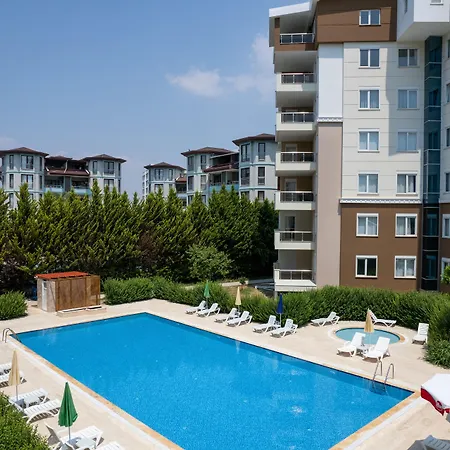 Apartmanhotel River Park Lara 4*