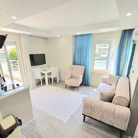 River Park Lara Apartmanhotel 4*