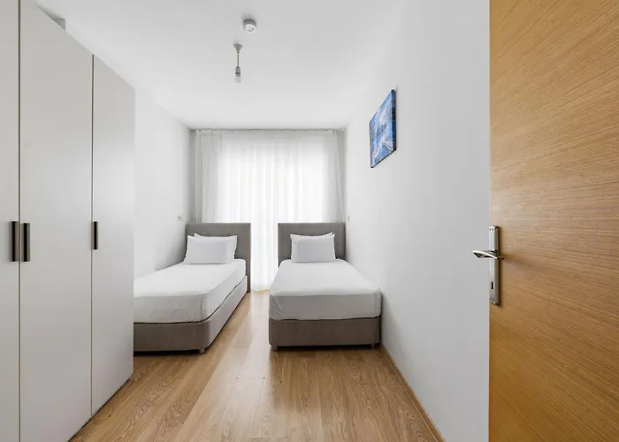 Aparthotel River Park Lara