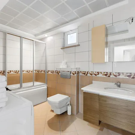 River Park Lara アパートホテル